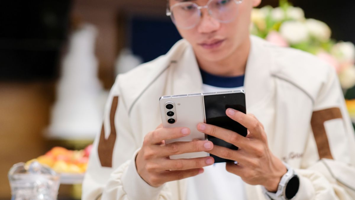Mệnh Kim hợp điện thoại màu gì để hút tài lộc? - trắng bạc xám