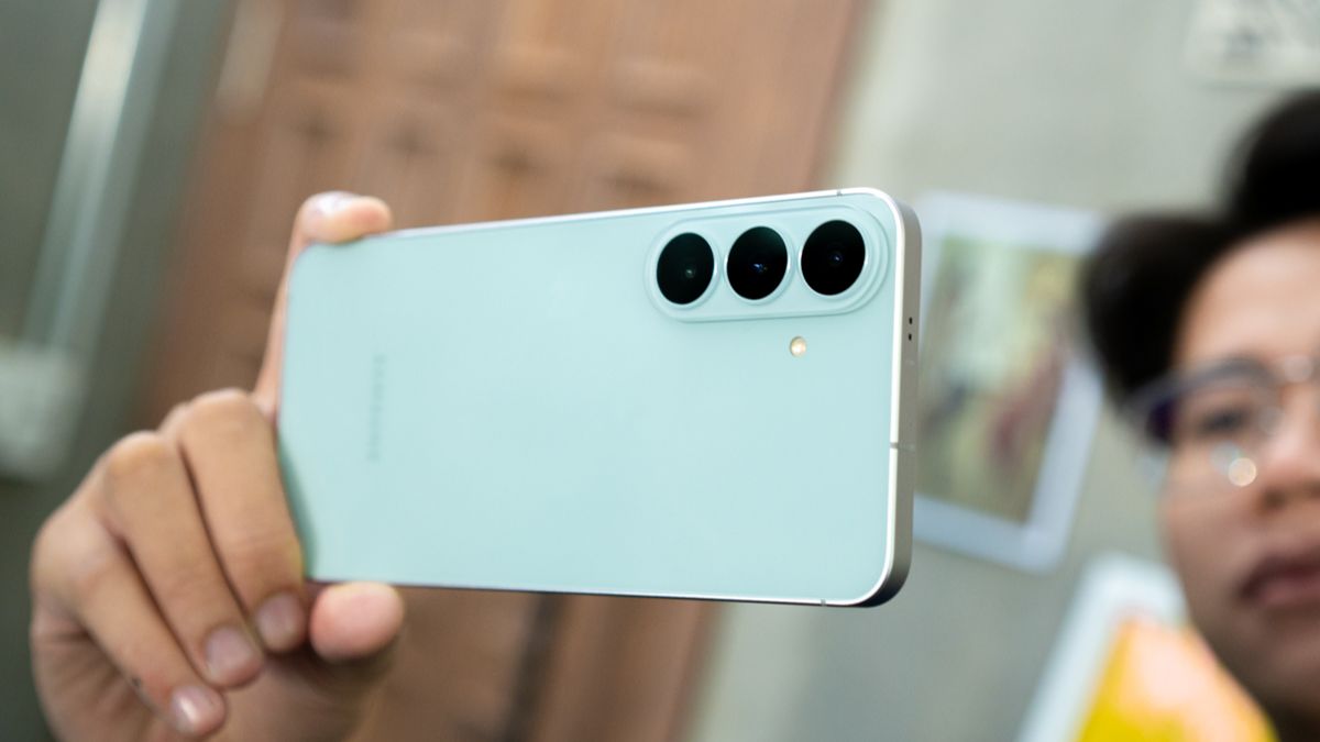 Điện thoại màu xanh lá hợp mệnh Mộc samsung galaxy s26 fe