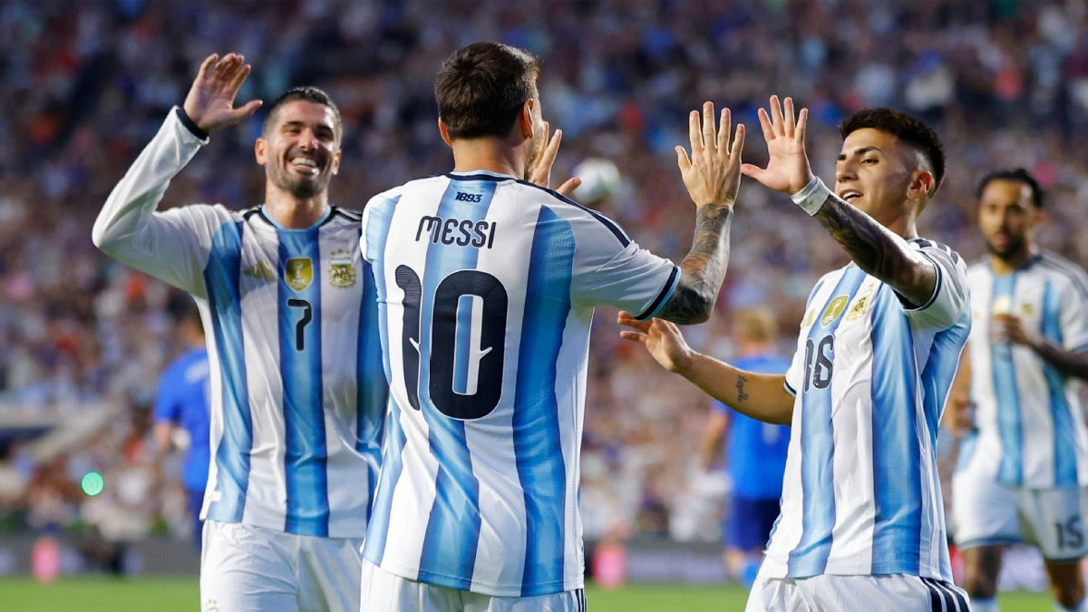 Đội hình chính Argentina có Messi không?
