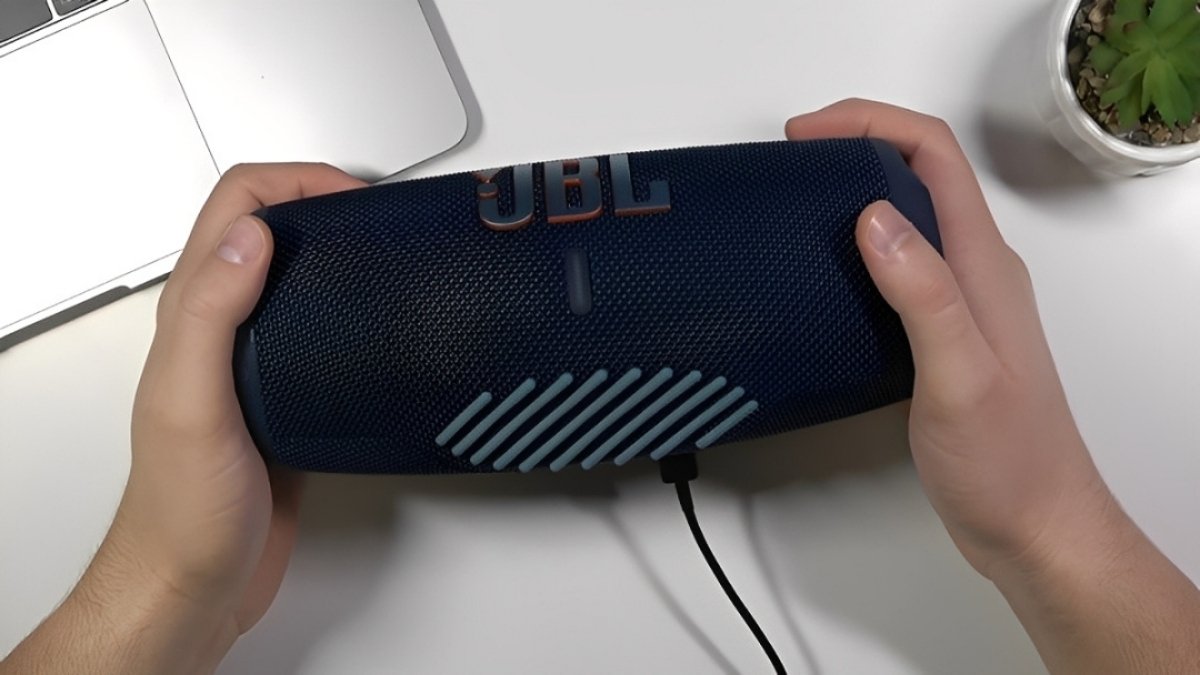 Cách sửa loa bluetooth không lên nguồn - sạc đầy pin