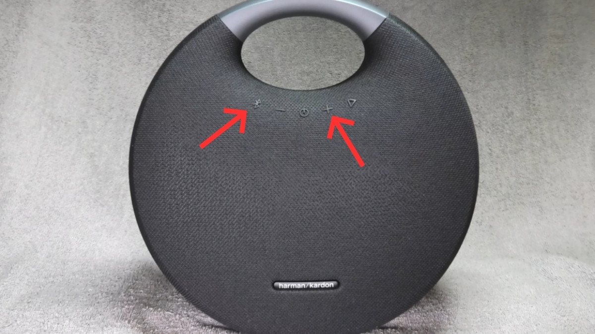 Cách sửa loa Harman Kardon không lên nguồn reset lại loa - bước 1