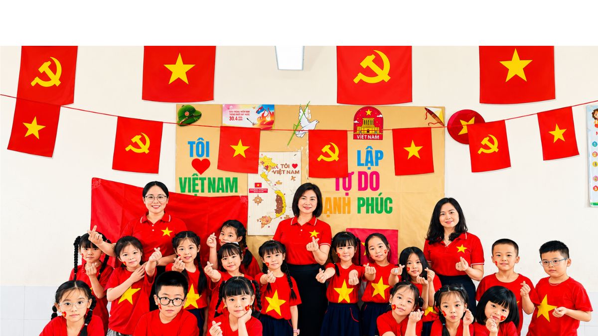 Trang trí lớp học với cờ đỏ sao vàng