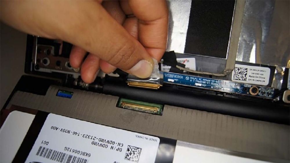 MacBook Pro 2017 bị hỏng card màn hình