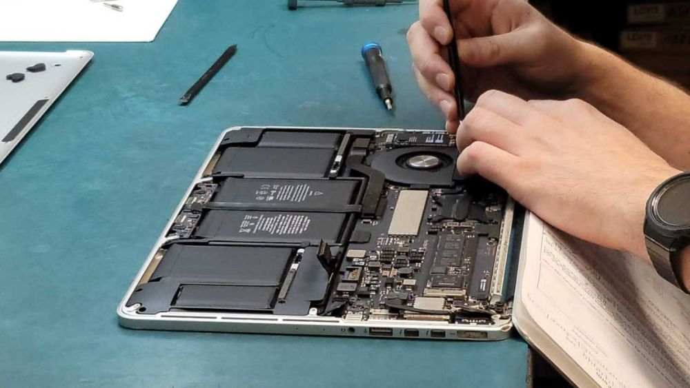 Chi phí sửa chữa lỗi màn hình MacBook Pro 2017 bao nhiêu