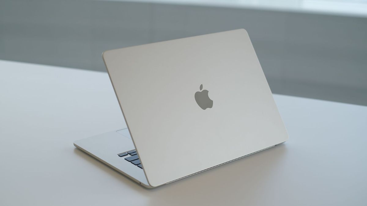 Mang MacBook đi bảo hành, sửa chữa