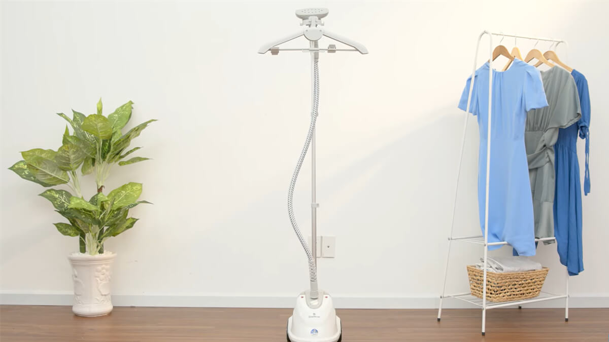 Bàn ủi hơi nước đứng là gì