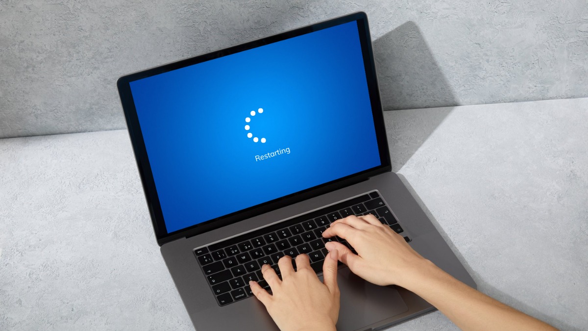 Khởi động lại máy tính, thiết bị Samsung