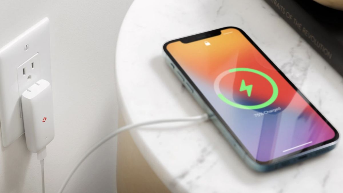Cắm sạc pin iPhone