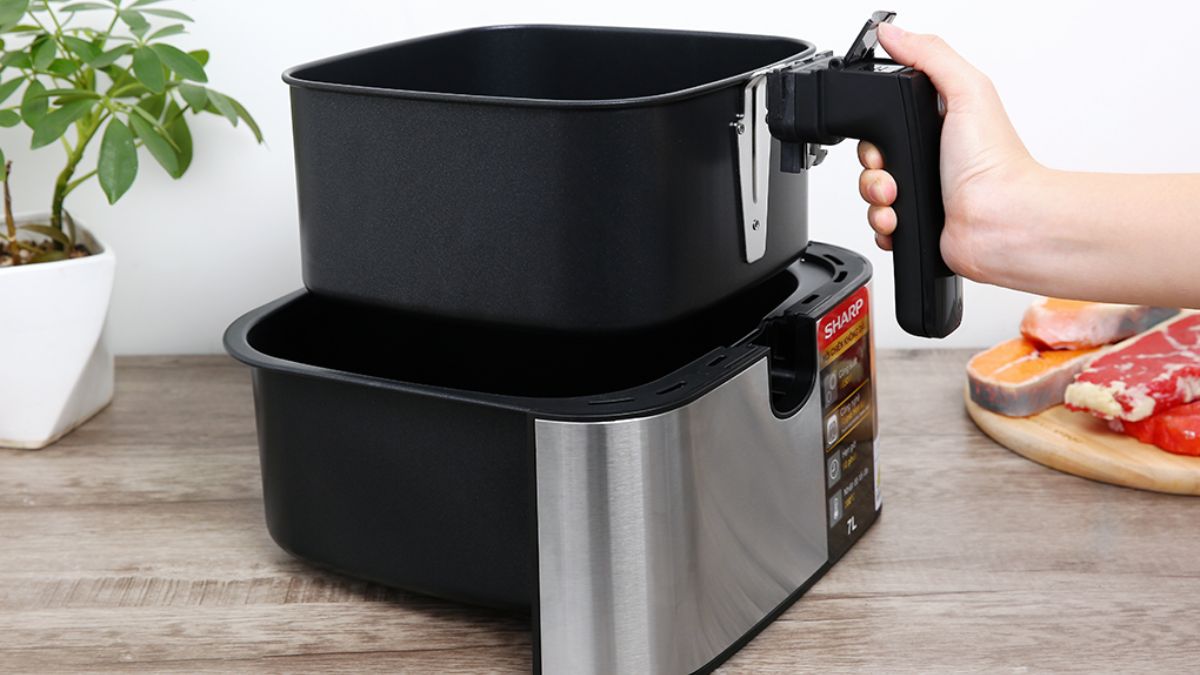 Nồi chiên không dầu Sharp 7 lít phù hợp với nhu cầu sử dụng
