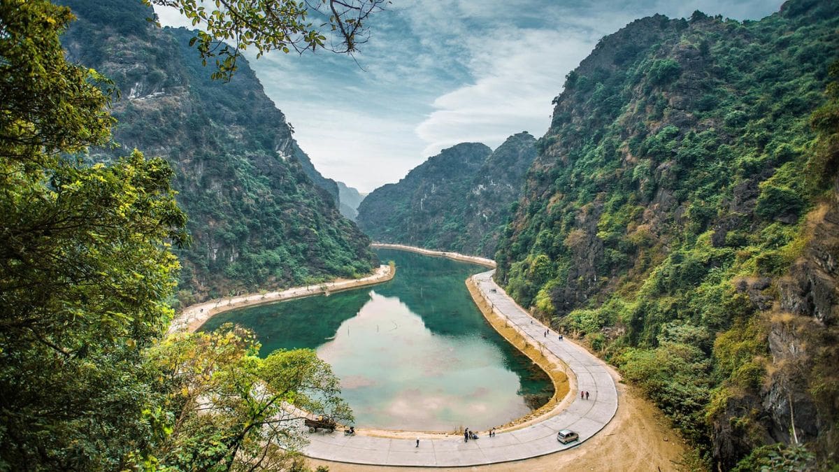 Danh lam thắng cảnh Ninh Bình Tuyệt Tình Cốc