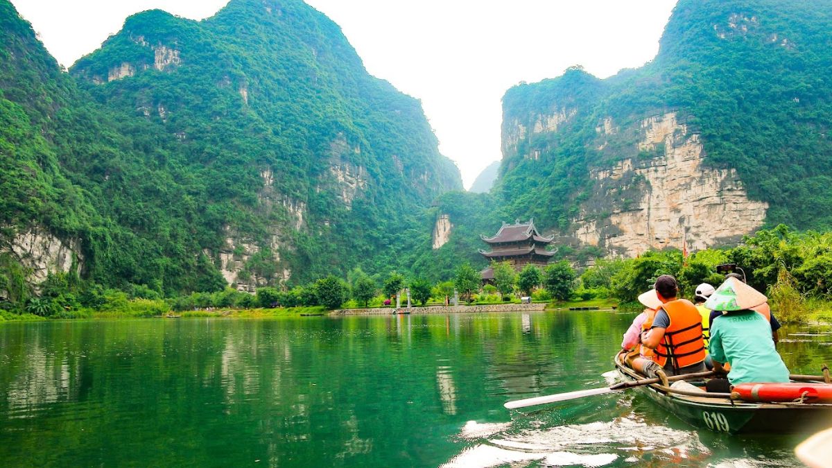 Thời điểm đi danh lam thắng cảnh Ninh Bình đẹp