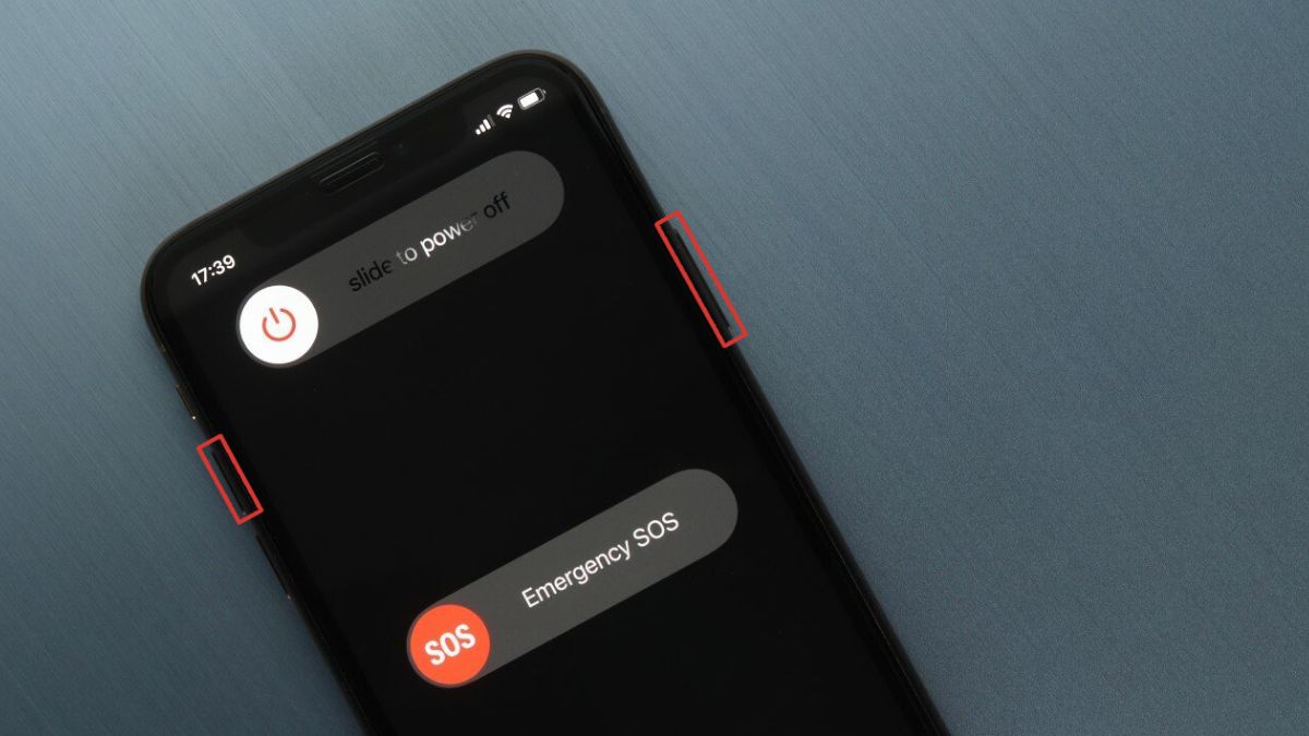 Khởi động lại điện thoại iPhone bằng tổ hợp phím cứng