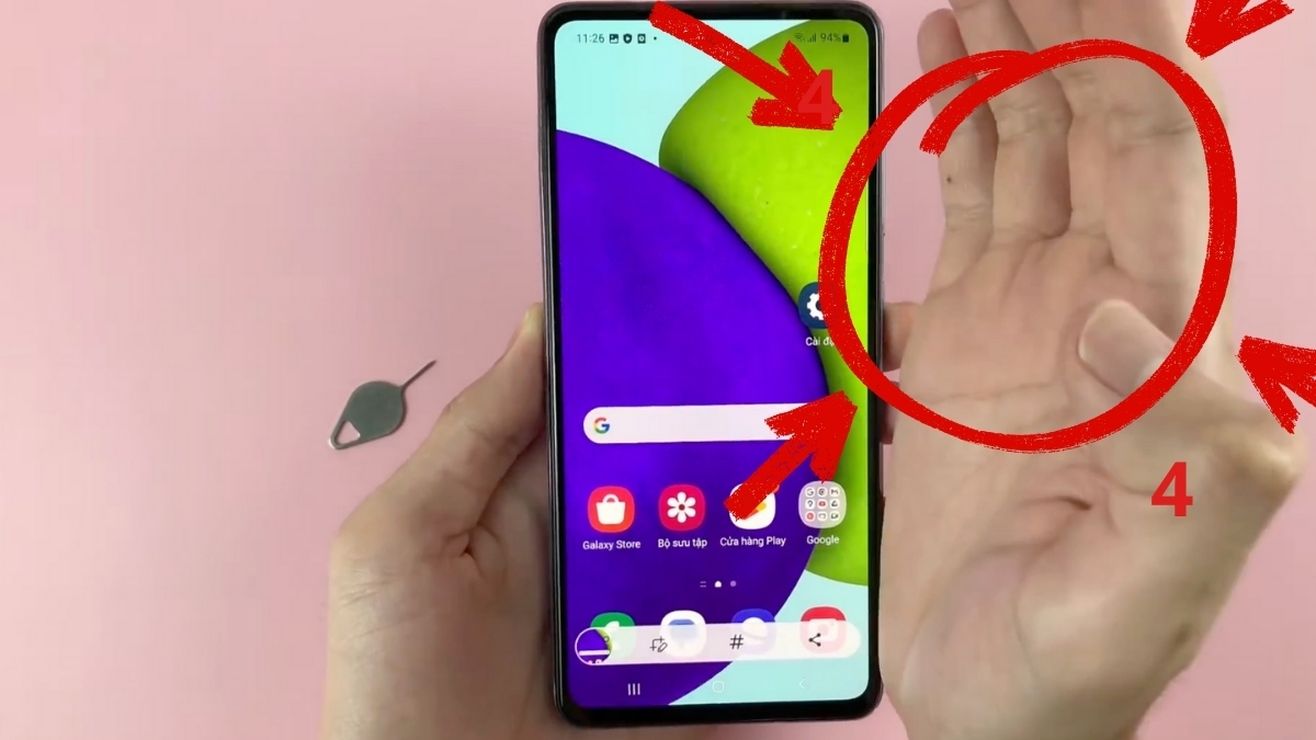 Thử chụp bằng thao tác vuốt lòng bàn tay để chụp