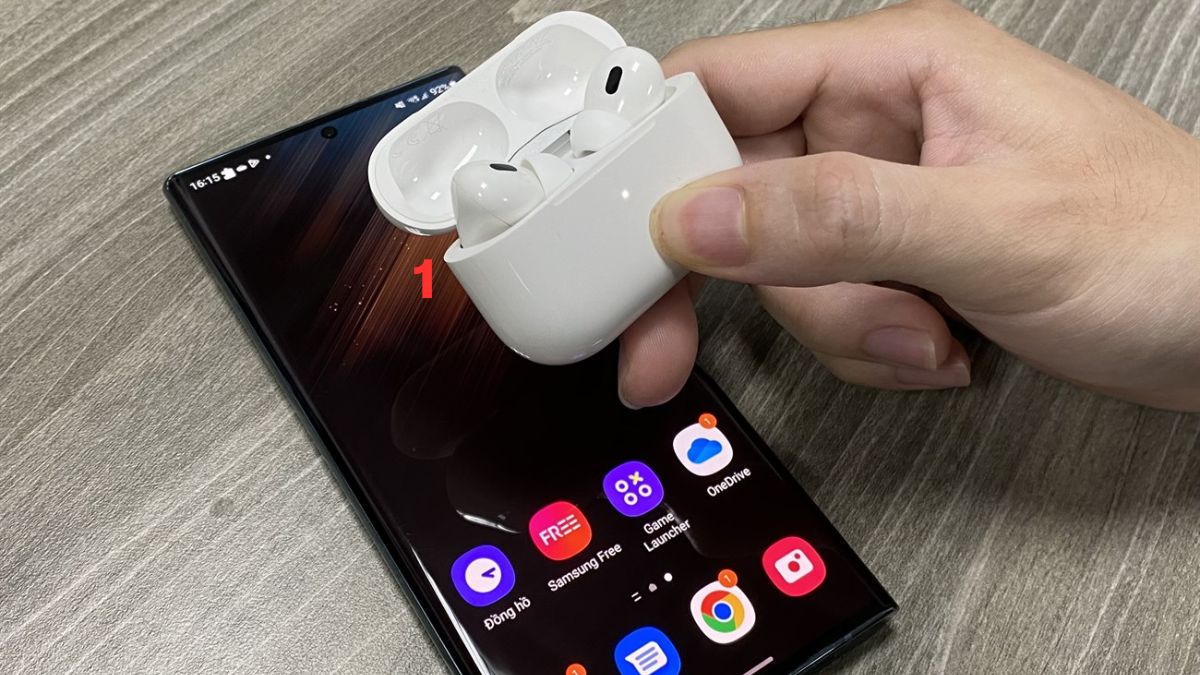 Đưa tai nghe Bluetooth ghép nối với điện thoại