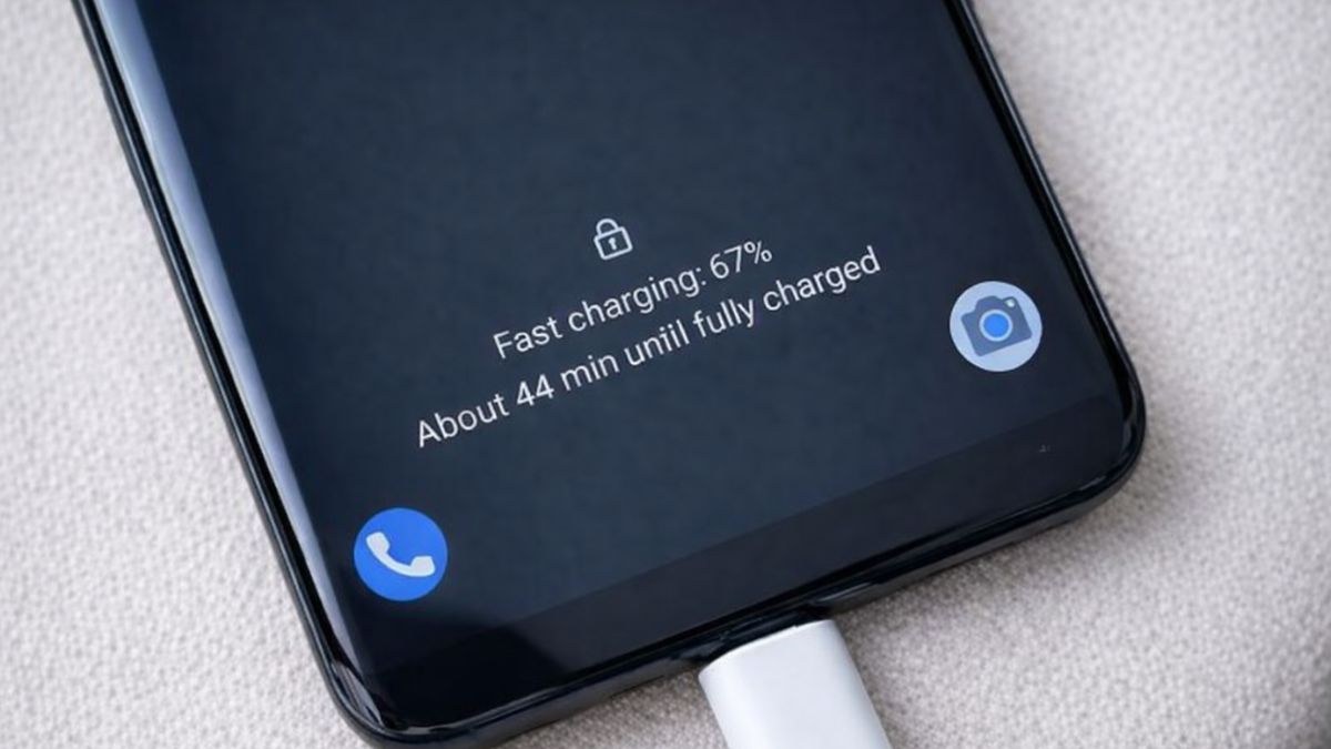 Kiểm tra sạc Samsung chính hãng qua độ ổn định, nhiệt độ