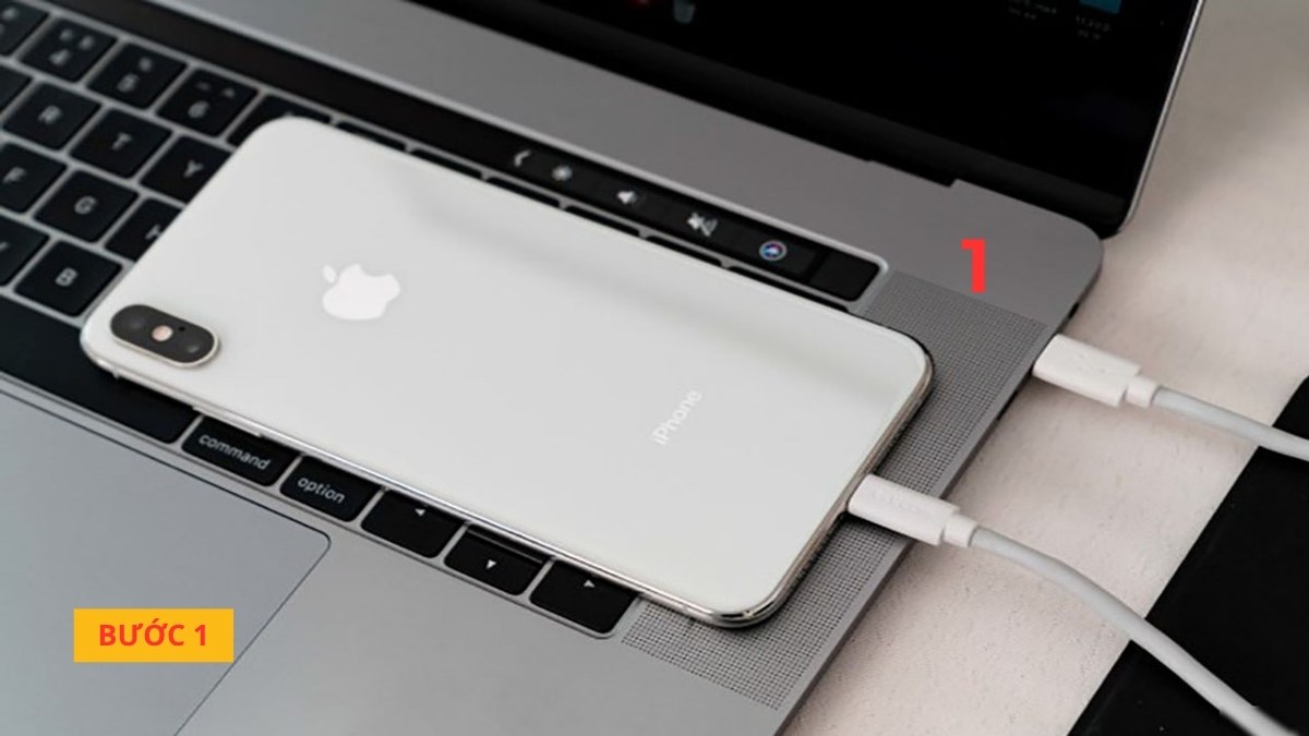 Kết nối iPhone bằng cáp Lightning