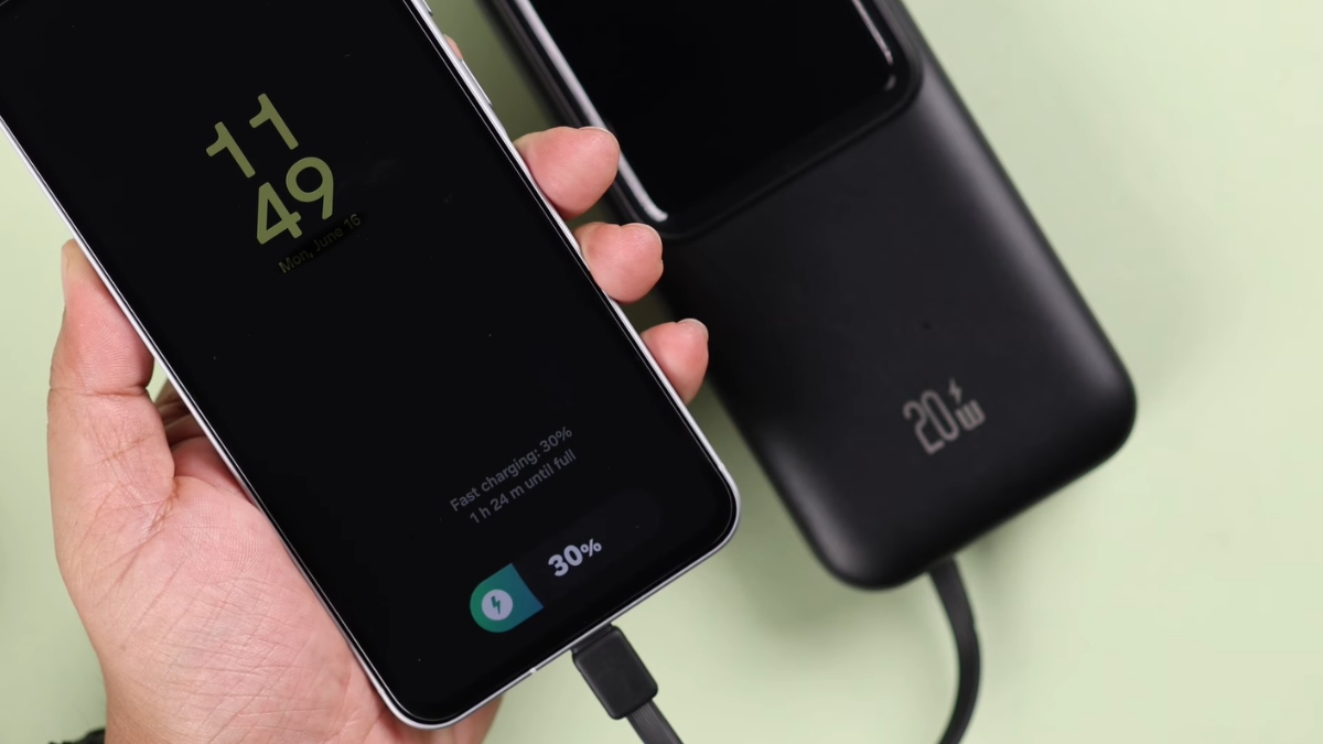 Không nên sạc 10 giây rồi rút ra sài liên tục