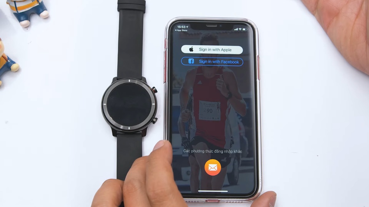 Mở ứng dụng trên điện thoại