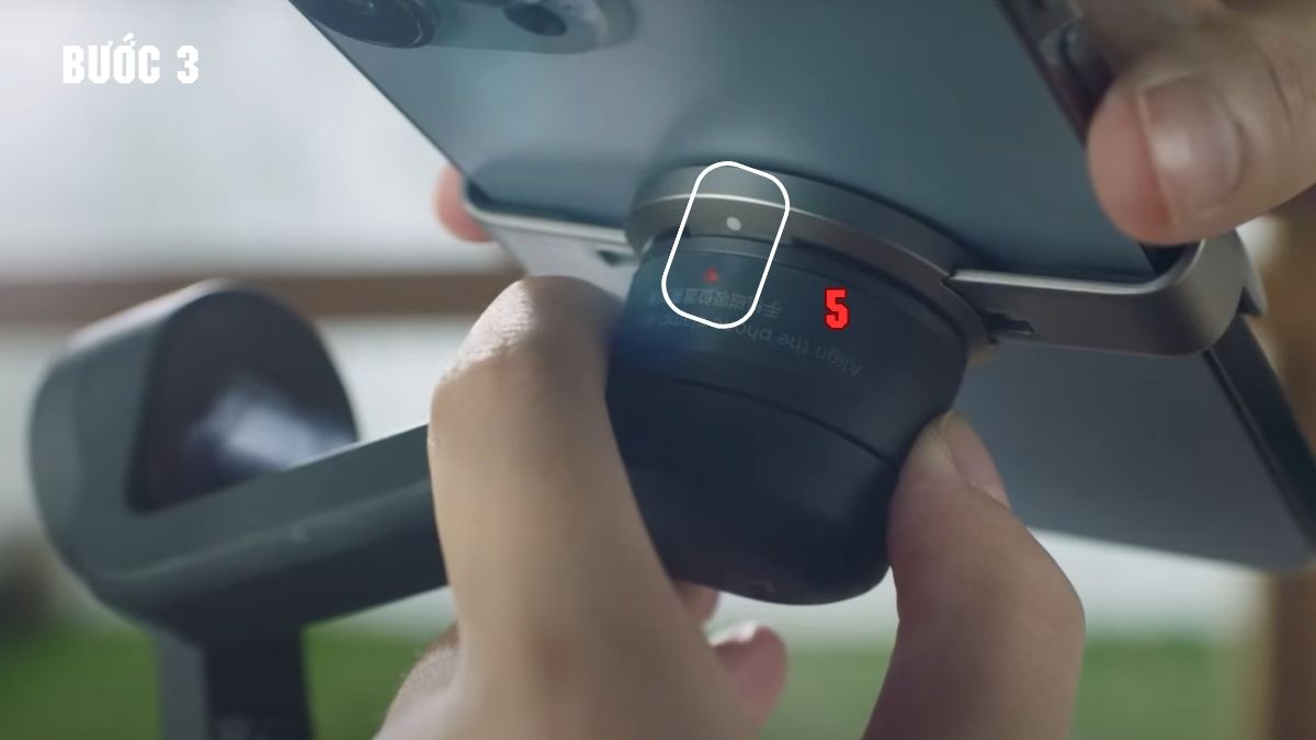 Gắn kẹp nam chân vào đúng khớp trên Gimbal