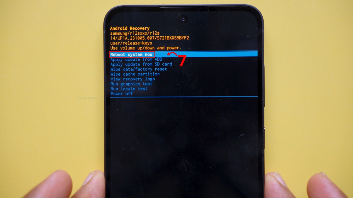 Tiếp tục dùng Giảm âm lượng đến mục Reboot system now