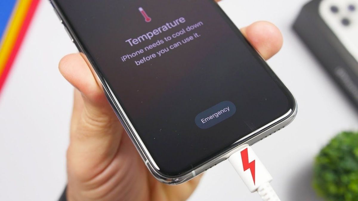 Nhiệt độ iPhone 12 Pro Max quá cao