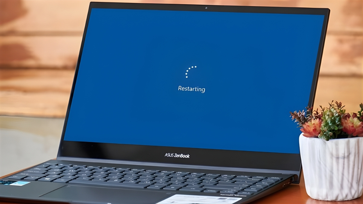 Khởi động lại laptop