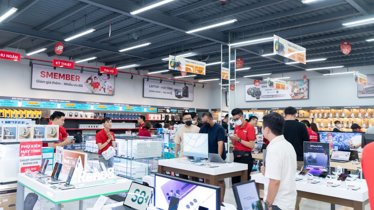 CellphoneS là địa chỉ mua tai nghe chụp tai, nhét tai uy tín