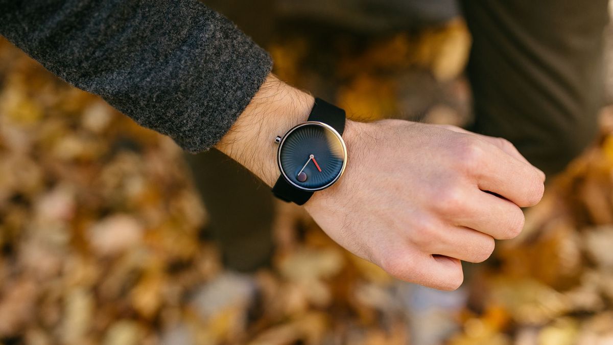 Tránh tặng những mẫu đồng hồ có thiết kế u tối