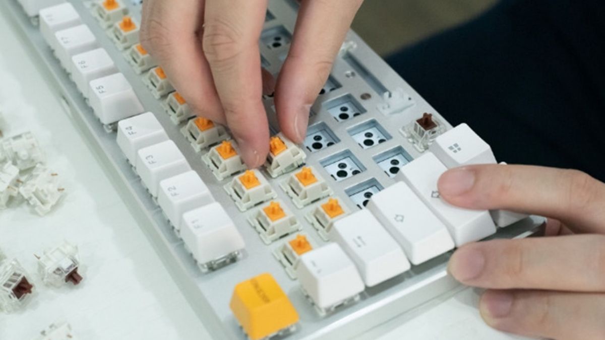 Vệ sinh bàn phím định tránh bụi bẩn