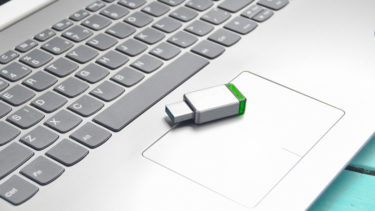 Tùy chọn giữa trackpad và chuột máy tính phù hợp theo nhu cầu sử dụng