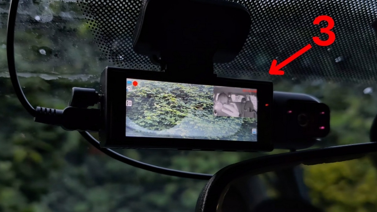 mở camera hành trình trên xe hơi