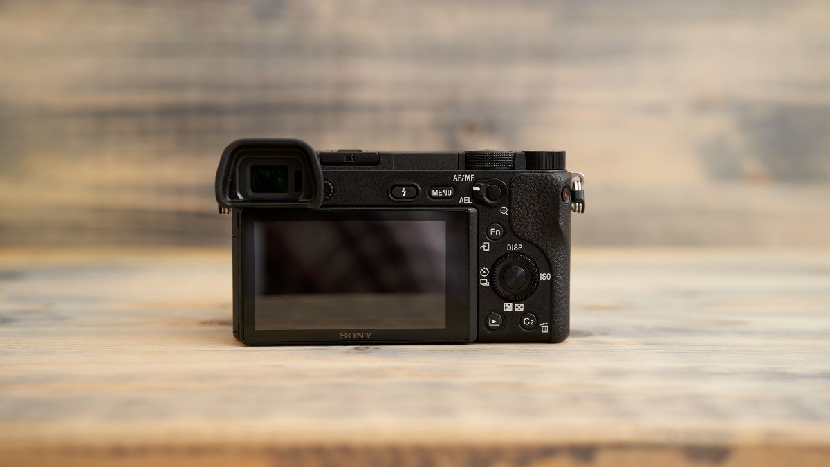 cách sạc pin máy ảnh sony