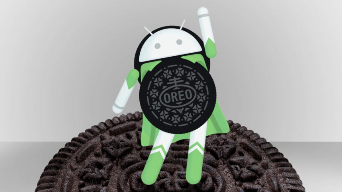 robot android trong vai siêu anh hùng với chiếc bánh oreo, minh họa cho những tính năng bảo mật của hệ điều hành android oreo.