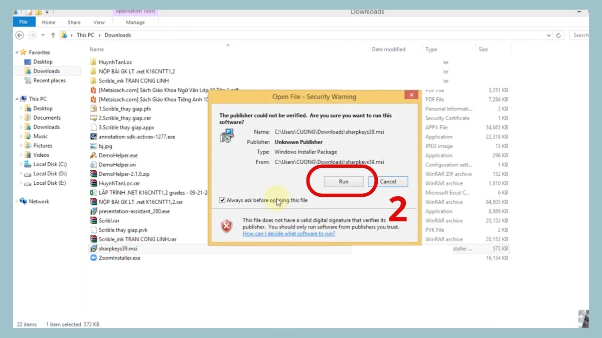 Giải nén và khởi chạy ứng dụng SharpKeys trên máy tính.