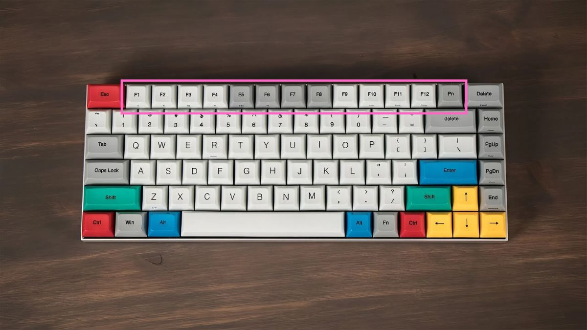 Vị trí các nút trên bàn phím thuộc nhóm chức năng từ F1 đến F12.