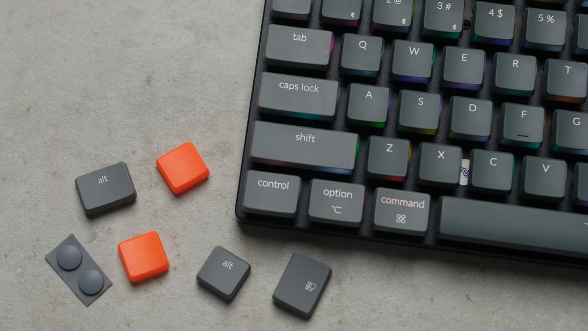 So sánh vị trí các nút trên bàn phím giữa hệ điều hành Windows và Mac.