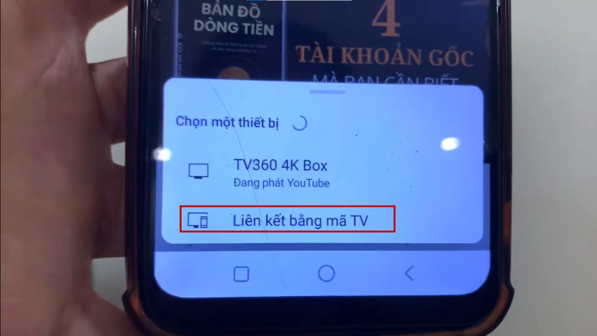 Chọn Liên kết bằng mã TV hỗ trợ cách đăng nhập youtube trên tivi.