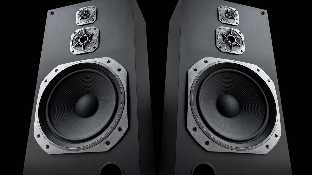 Hướng dẫn cách đấu loa lời cho dàn karaoke giúp giọng hát sáng và rõ hơn.