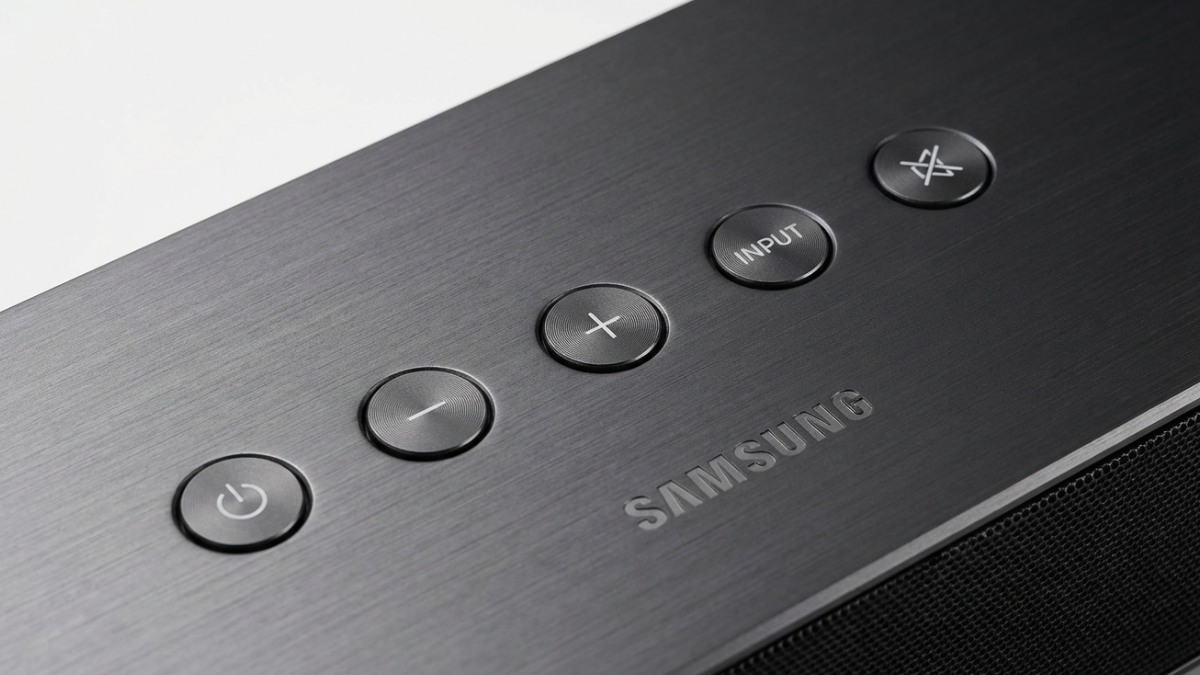 Các nút bấm vật lý hỗ trợ chỉnh loa samsung cơ bản như nguồn và âm lượng.