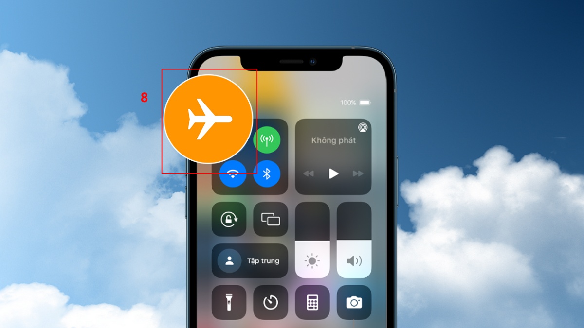 Bật chế độ máy bay trên iPhone để ngắt kết nối tạm thời khi dùng Apple Watch với Android.