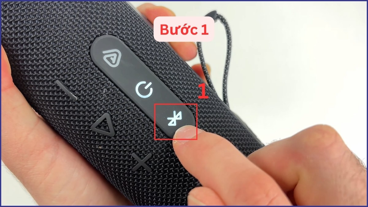 Cách kết nối TV Samsung với loa Bluetooth bằng việc kích hoạt chế độ dò tìm trên loa.