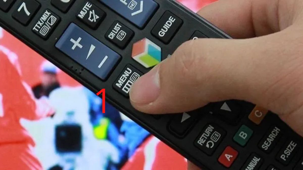 Nhấn nút MENU trên điều khiển để bắt đầu dò kênh tivi samsung