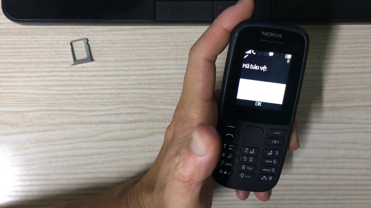 Hướng dẫn cách mở khóa bàn phím nokia e72 khi gặp trạng thái khóa bảo mật.