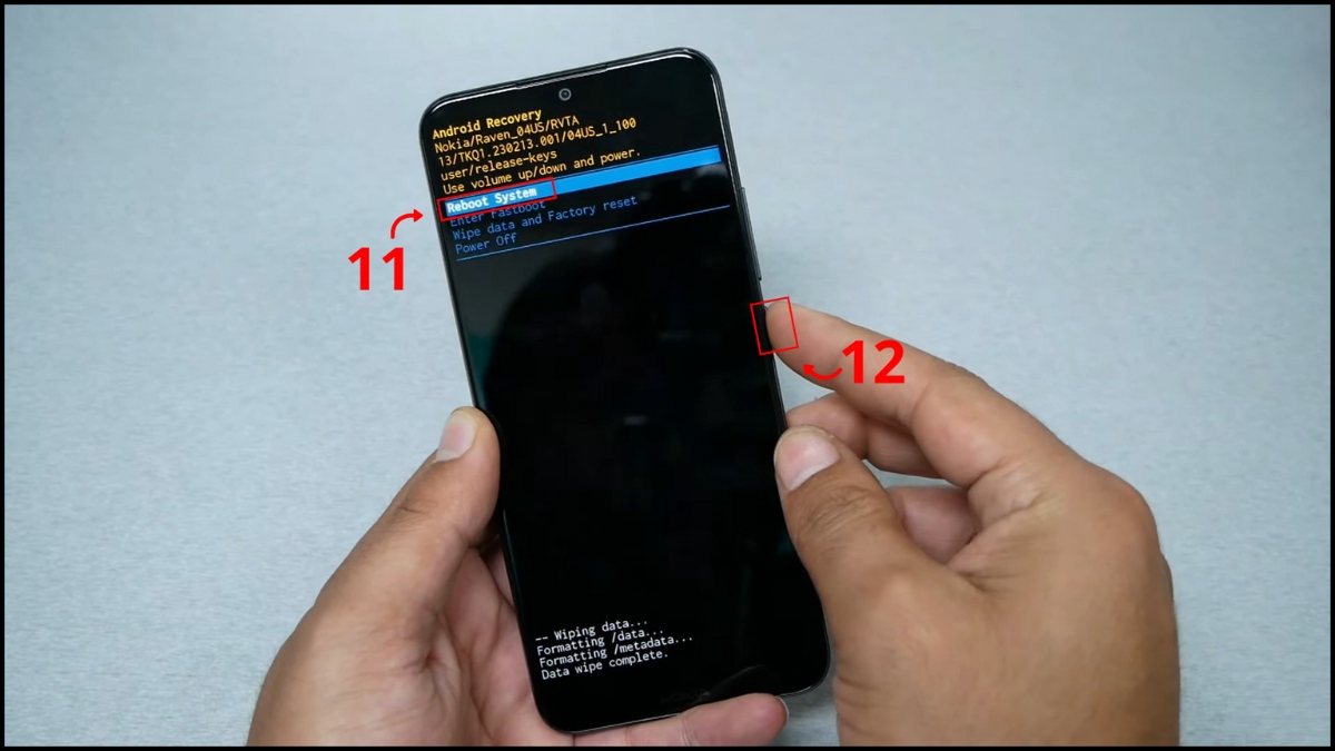 Chọn Reboot system để hoàn tất cách mở khóa bàn phím điện thoại nokia android.