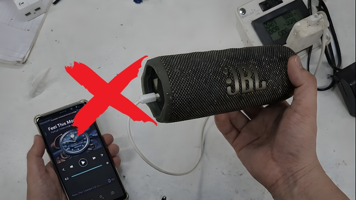 Mẹo duy trì dung lượng pin 15-20% khi thực hiện cách sạc pin loa bluetooth jbl.