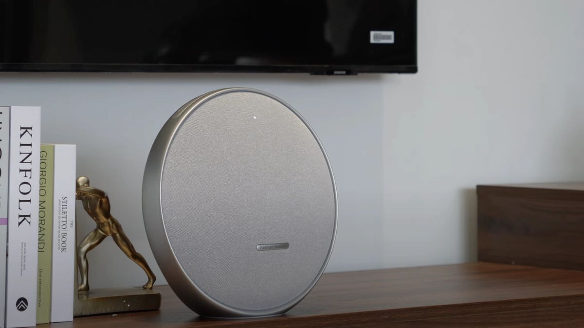 Trải nghiệm âm thanh đỉnh cao với cách sử dụng loa Harman Kardon Onyx Studio tại nhà.