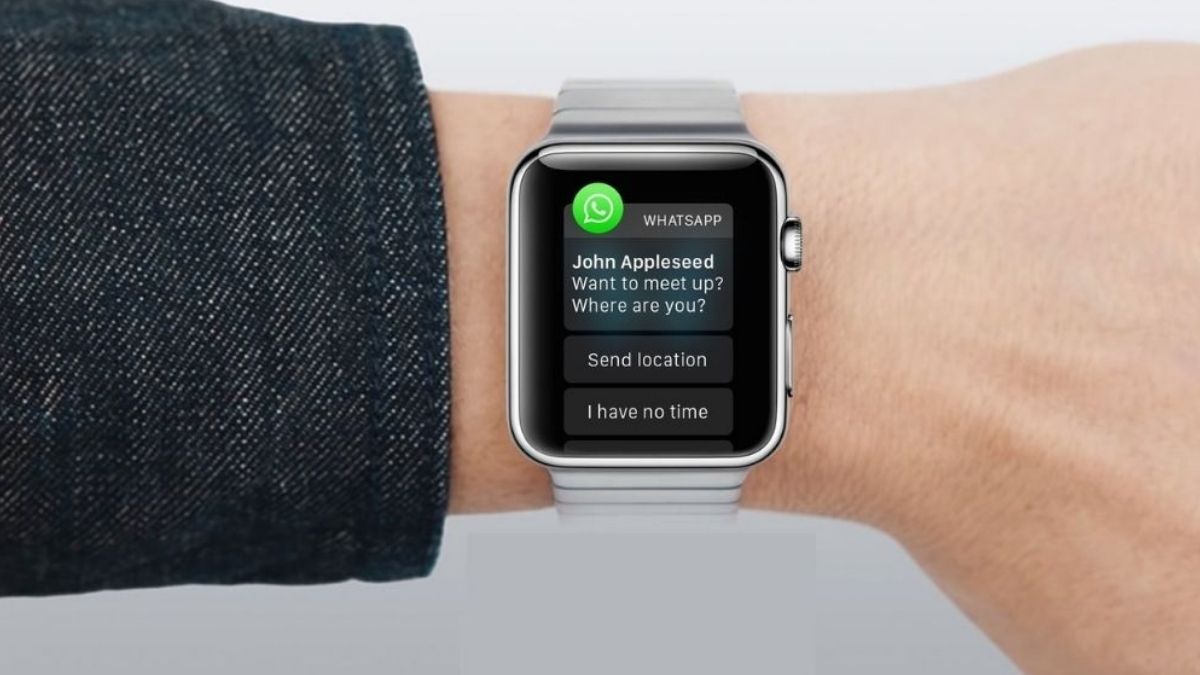 Thông báo WhatsApp hiển thị trên cổ tay trước khi thực hiện cách tắt âm thông báo apple watch.