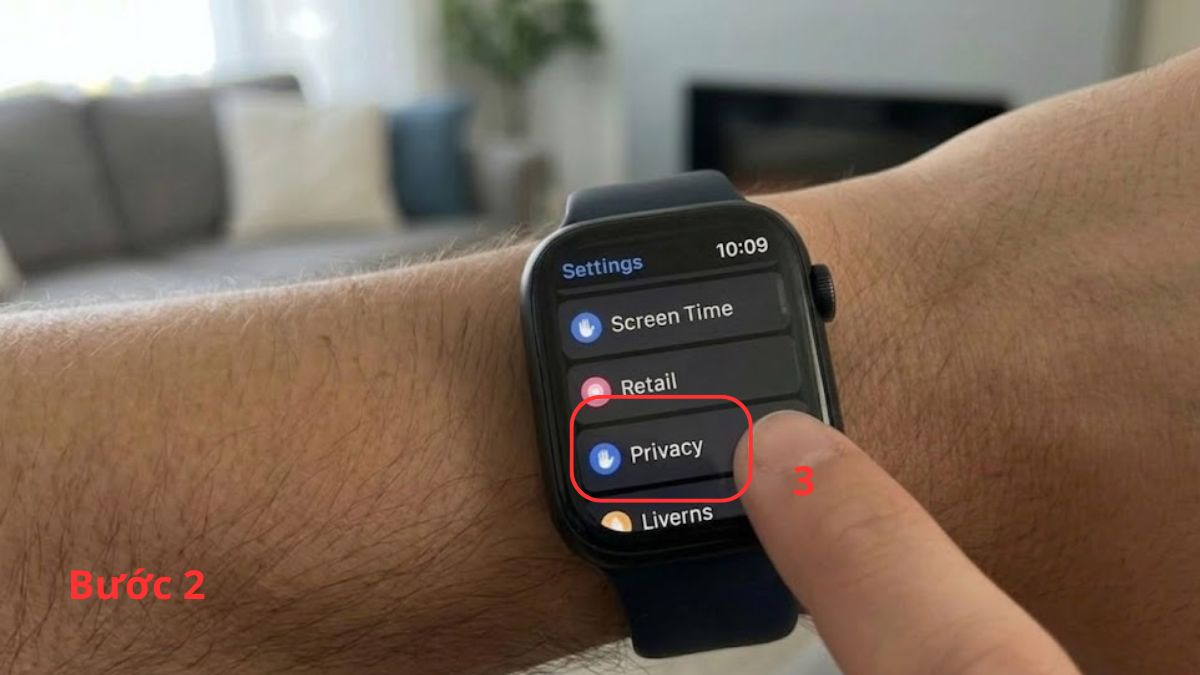 Thao tác vào mục Cài đặt trên đồng hồ để thực hiện cách tắt đèn phía sau Apple Watch.