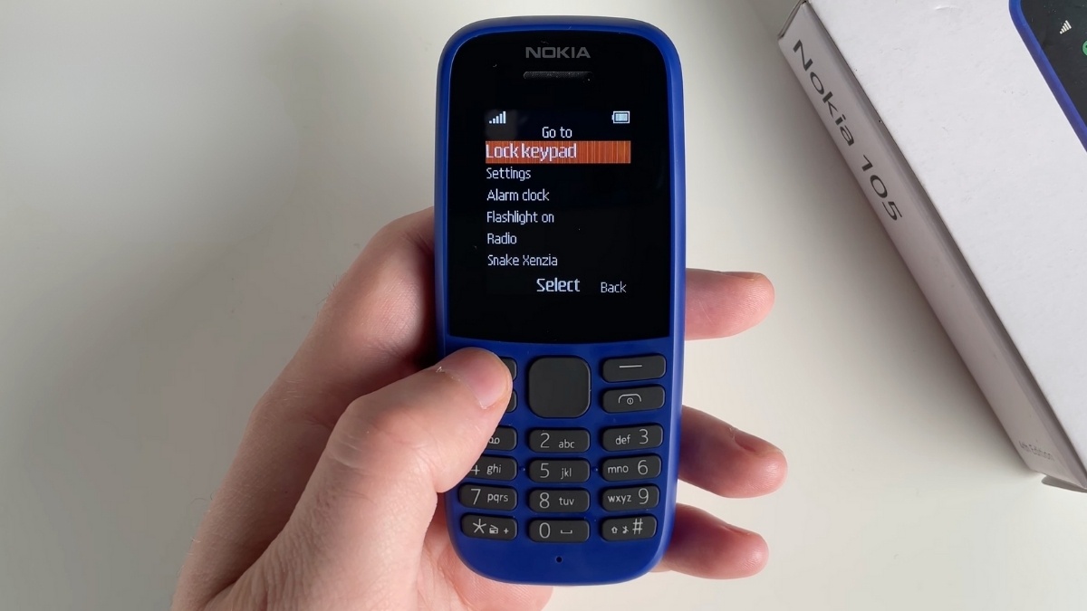 Khóa bàn phím là cách tắt cuộc gọi khẩn cấp trên nokia cục gạch do bấm nhầm.