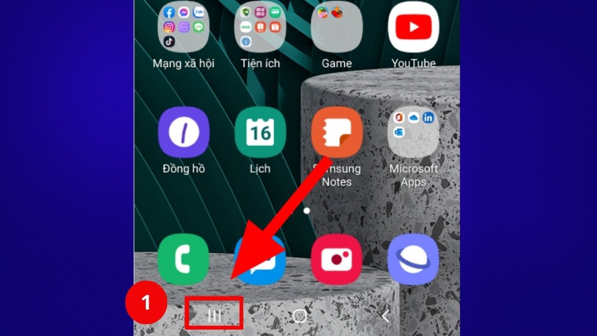 Mở cửa sổ đa nhiệm để sử dụng tính năng chia đôi màn hình trên Android.
